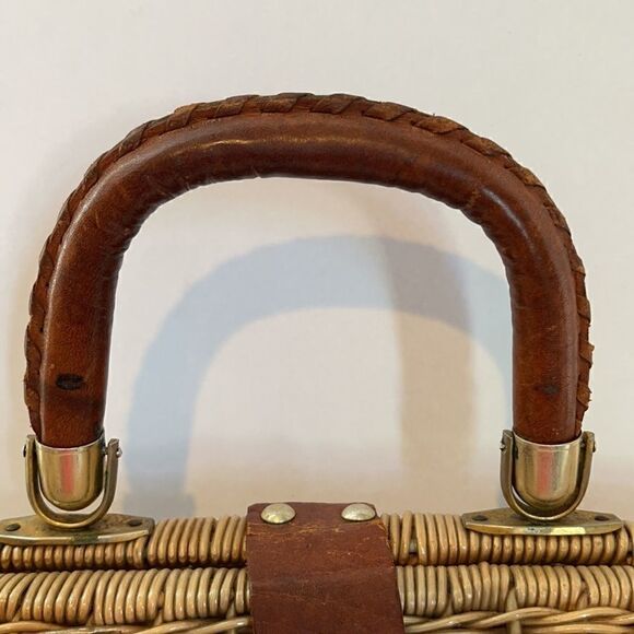 British Hong Kong Wicker and Leather Handbag, 1960 - Picture 3 of 9